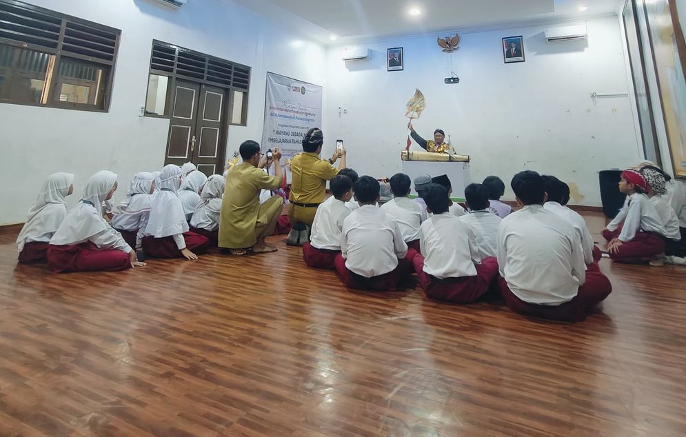 21052025-Bhs Inggris via wayang.jpg