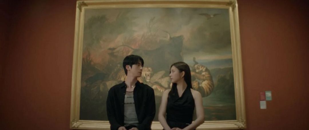Jin dan Shin Se Kyung di National Gallery Singapore dalam video musik ‘Don’t Say You Love Me.’