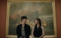 Jin dan Shin Se Kyung di National Gallery Singapore dalam video musik ‘Don’t Say You Love Me.’