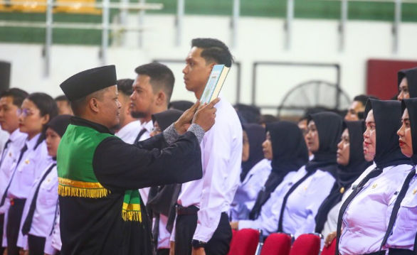 696 ASN PPU Dilantik, Bupati Mudyat Pesan Mengabdi dengan Hati dan Integritas