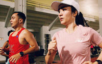 Febby Rastanty ikut lari maraton.