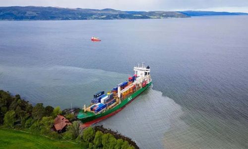 kapal nabrak rumah.jpg