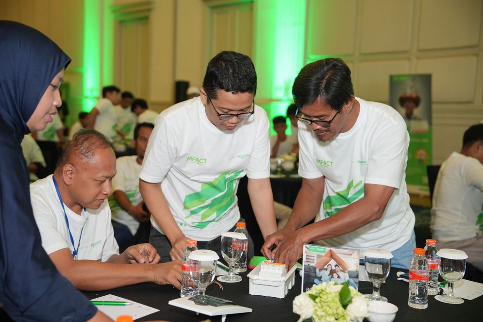 Foto 4 - Sesi Praktik Perakitan RCCB.jpeg
