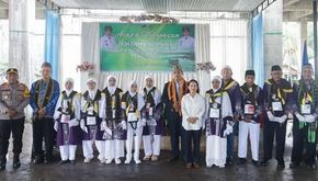 Wakil Bupati Manggarai Timur Memberangkatkan 10 Jamaah Calon Haji