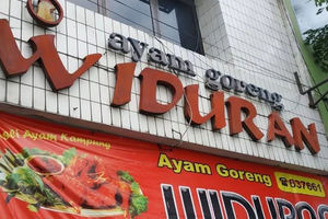 Ayam Goreng Widuran Solo.