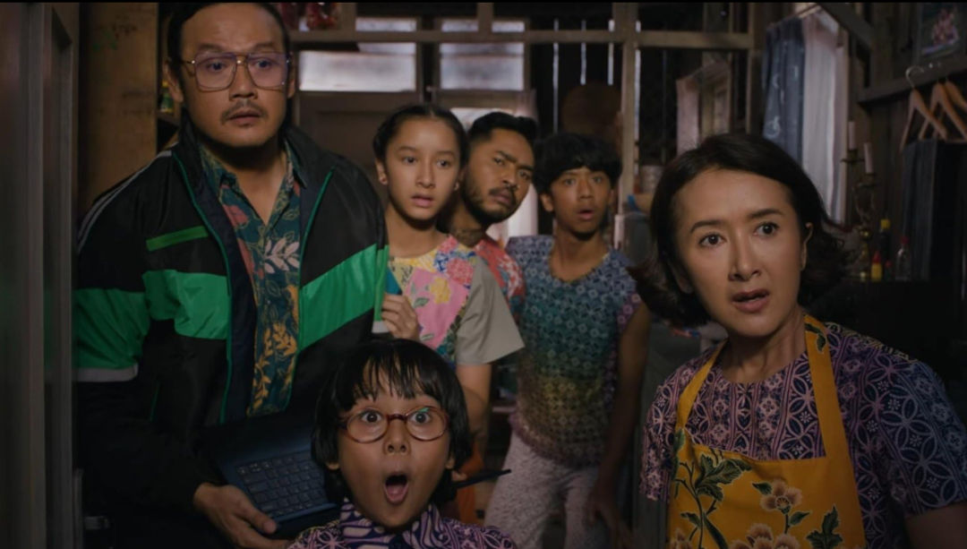 Film Indonesia, Keluarga Super Irit.