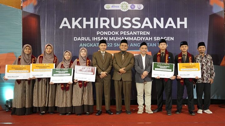 Enam Santri PP Darul Ihsan Sragen Terima Beasiswa UMY