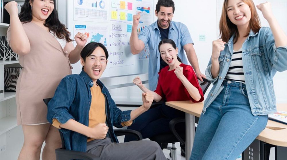 Ilustrasi pekerja Gen Z.