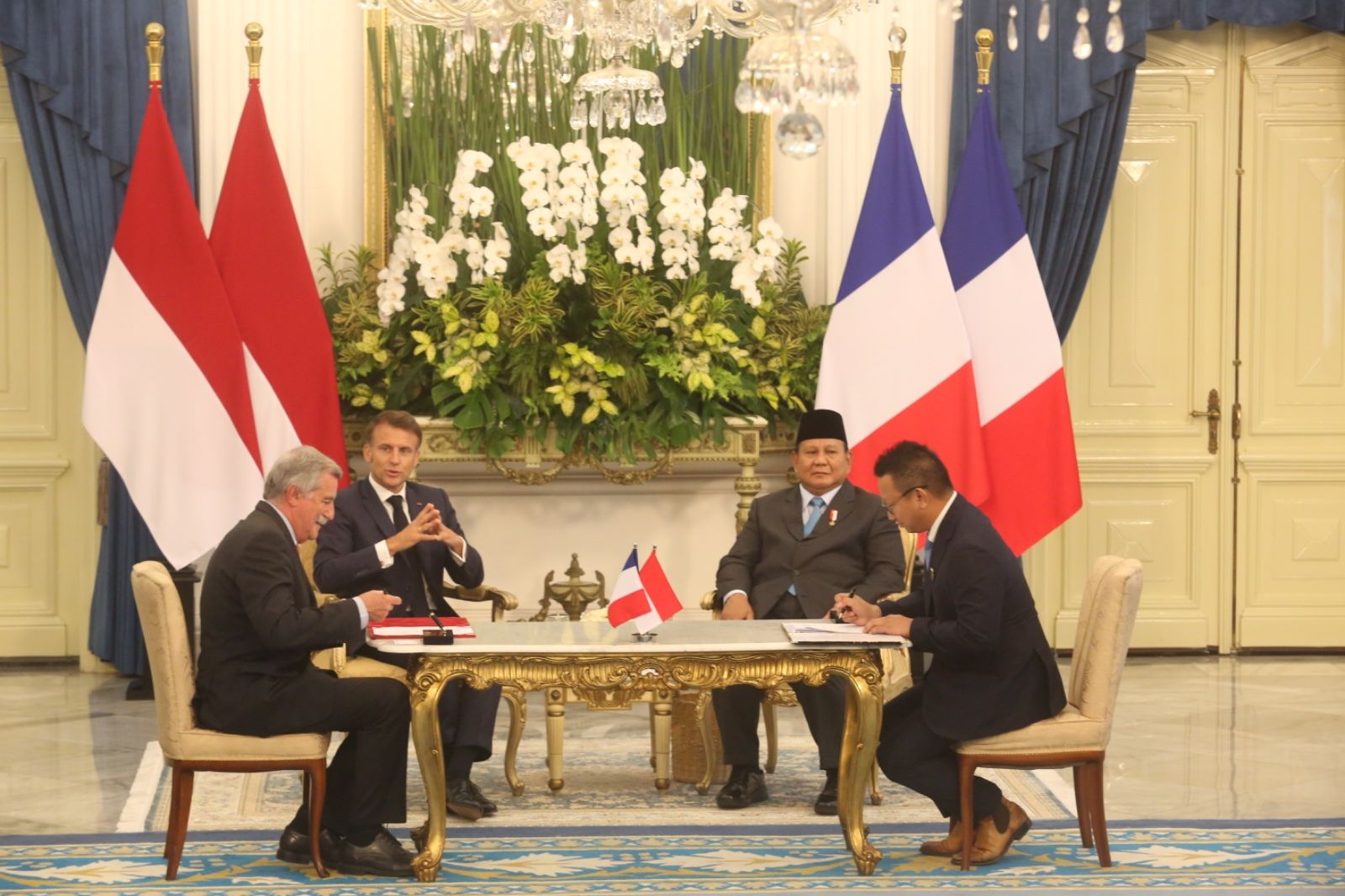 Ketua Umum PP PORDASI Aryo Djojohadikusumo dan Direktur Jenderal The French Horse and Riding Institute (IFCE) menandatangani perjanjian kemitraan strategis olahraga berkuda Indonesia dengan Prancis di Istana Negara, Jakarta, Rabu, 28 Mei 2025. Perjanjian tersebut disaksikan oleh pemimpin negara masing-masing, Presiden Republik Indonesia Prabowo Subianto dan Presiden Prancis Emmanuel Macron. Agenda tersebut merupakan salah satu rangkaian kegiatan dari kunjungan kenegaraan Presiden Prancis ke Indonesia pada 27-29 Mei 2025.