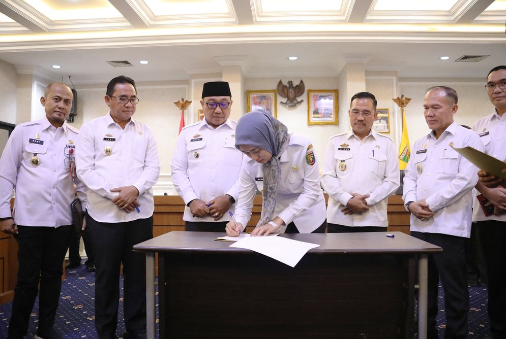 Rapat Rencana Percepatan Pembangunan PLTSa Regional yang dipimpin oleh Wakil Gubernur Lampung, Jihan Nurlela, di Ruang Rapat Utama Kantor Gubernur, Rabu (2852025)..jpeg