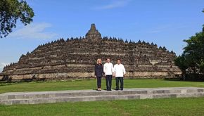 Presiden Prancis  Emmanuel Macron, Terpesona Melihat Kemegahan Candi Borobudur