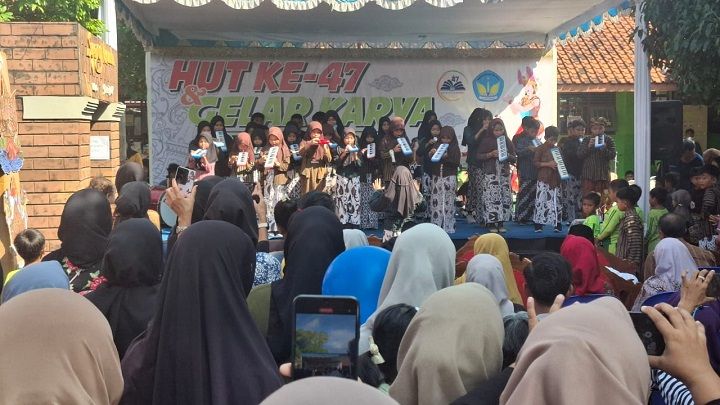 SDN Rejodadi Kasihan Luncurkan Suryasengkala Tahun Kelahiran