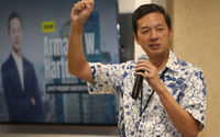 BCA Raih Award - Panji 3.jpg