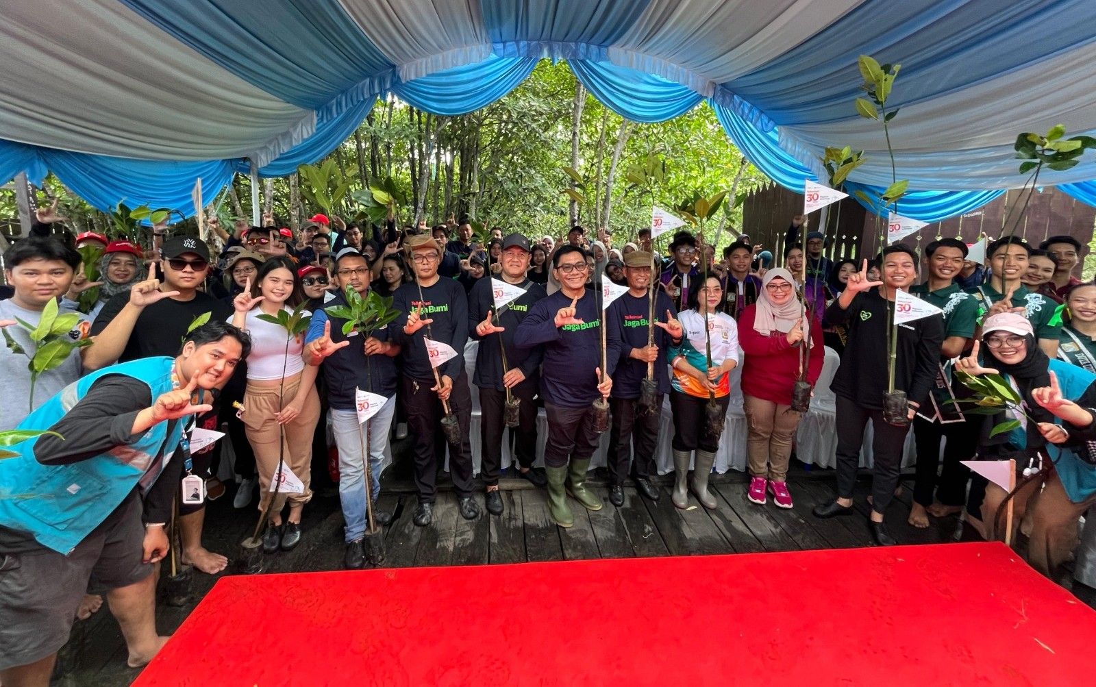 30 Tahun Telkomsel, Satu Pohon Mangrove untuk Masa Depan Bumi