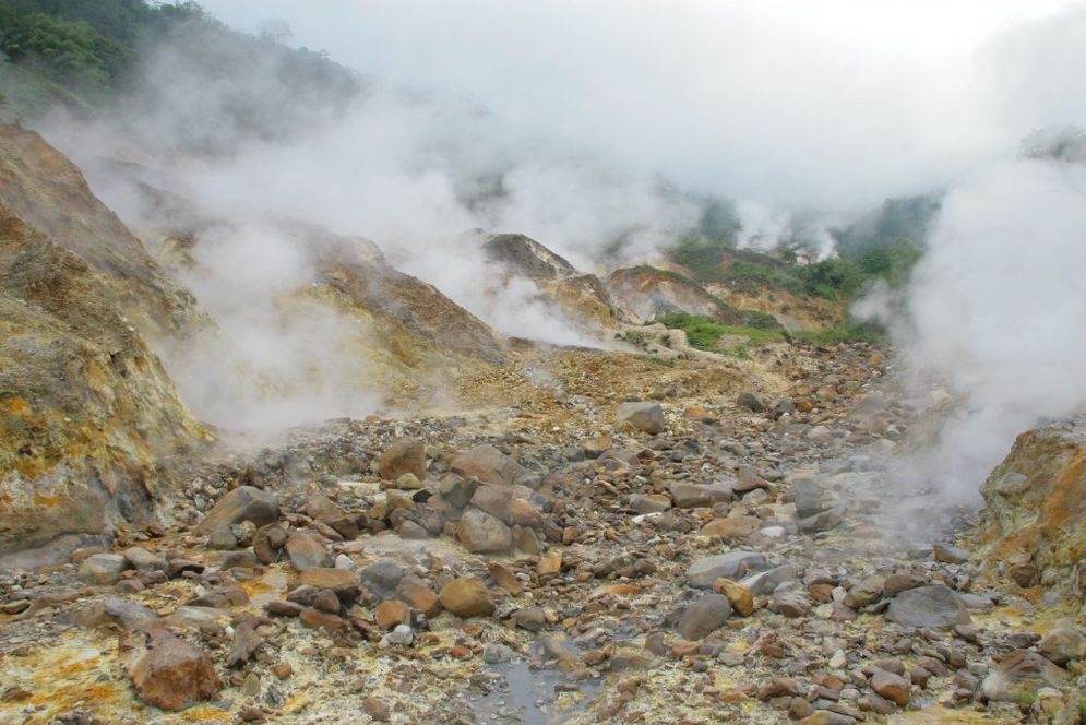 ULUMBU-HOT-SPRING-1024x683.jpg