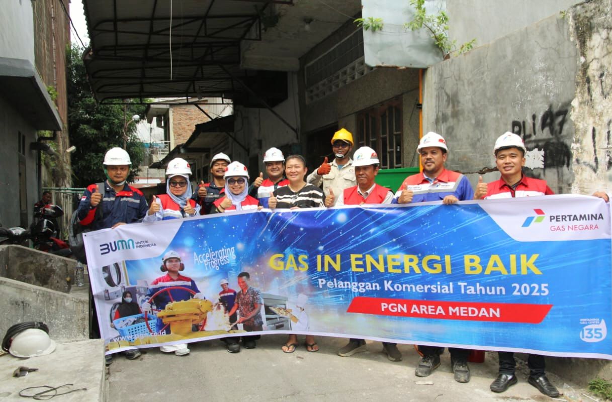 PGN salurkan gas bumi ke pelanggan komersial Toko Bika Ambon Nikmat ‘twins’ di Jalan Sei Kera, Kota Medan