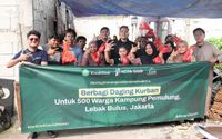 Lewat program Corporate Social Responsibility (CSR) bertajuk #BerbagiKebahagiaanBersamaKrediOne, KrediOne membagikan hewan kurban kepada 500 warga kampung pemulung di kawasan Lebak Bulus, Jakarta Selatan, Jumat, 6 Juni 2025.