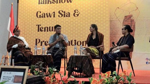 "Talk Showo Gawi Sia dan Tenun Presentation', Melestarikan Budaya Ende Lio di Tengah Modernitas