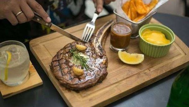 Warga Diaspora Flobamora di Jabodetabek Perlu Tahu Restoran Enak Ini