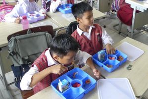 MAKAN BERGIZI.jpg