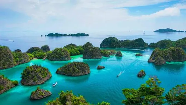 Tiga Langkah Strategis Kementerian Pariwisata Tangani Isu Tambang Nikel di Raja Ampat