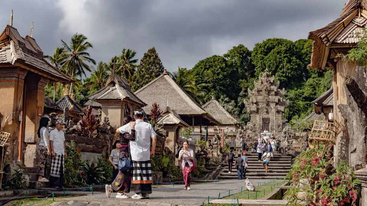 desa-wisata-penglipuran-jalan-utama-bali.jpg