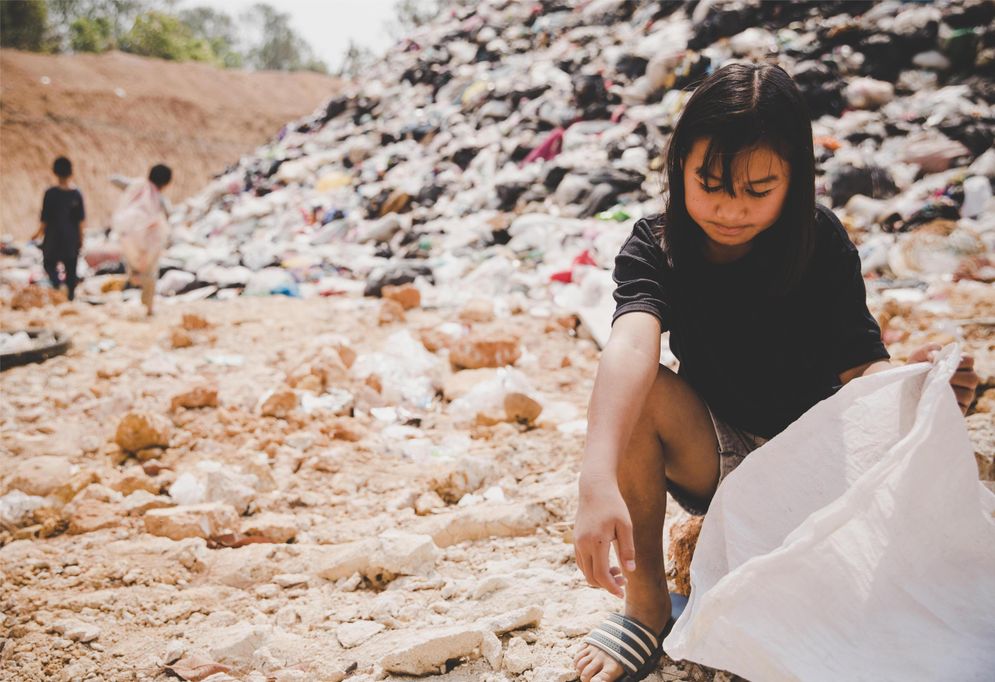 poor-children-collect-garbage-sale.jpg