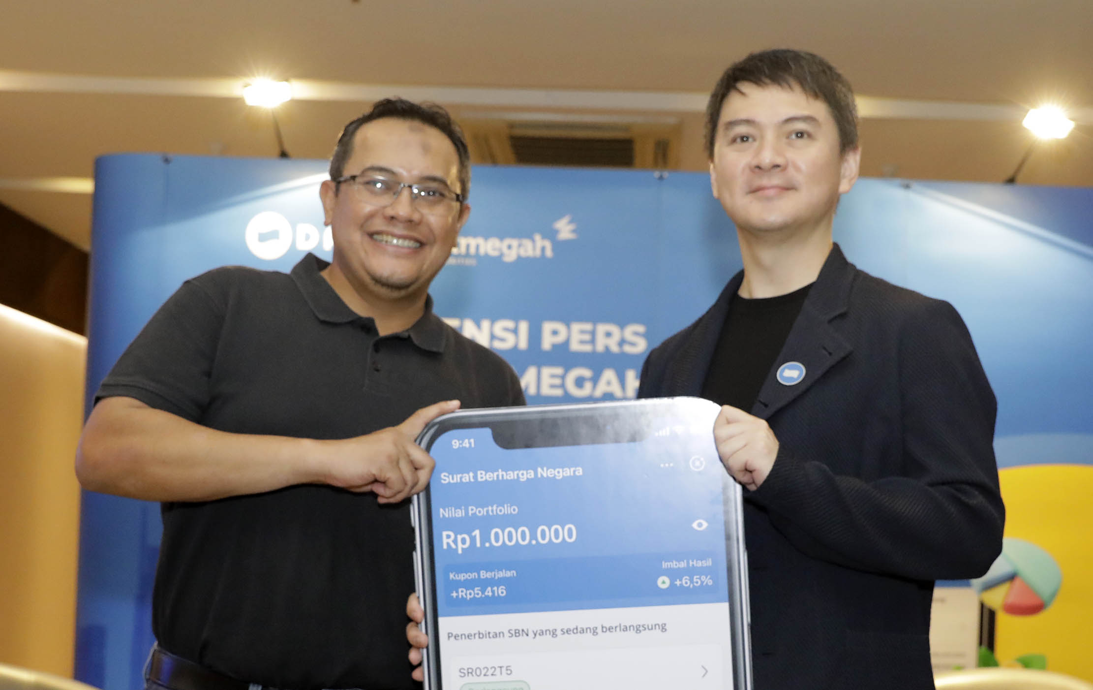 Peluncuran e-SBN Trimegah - Panji 2.jpg