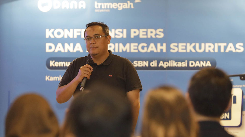 Peluncuran e-SBN Trimegah - Panji 3.jpg