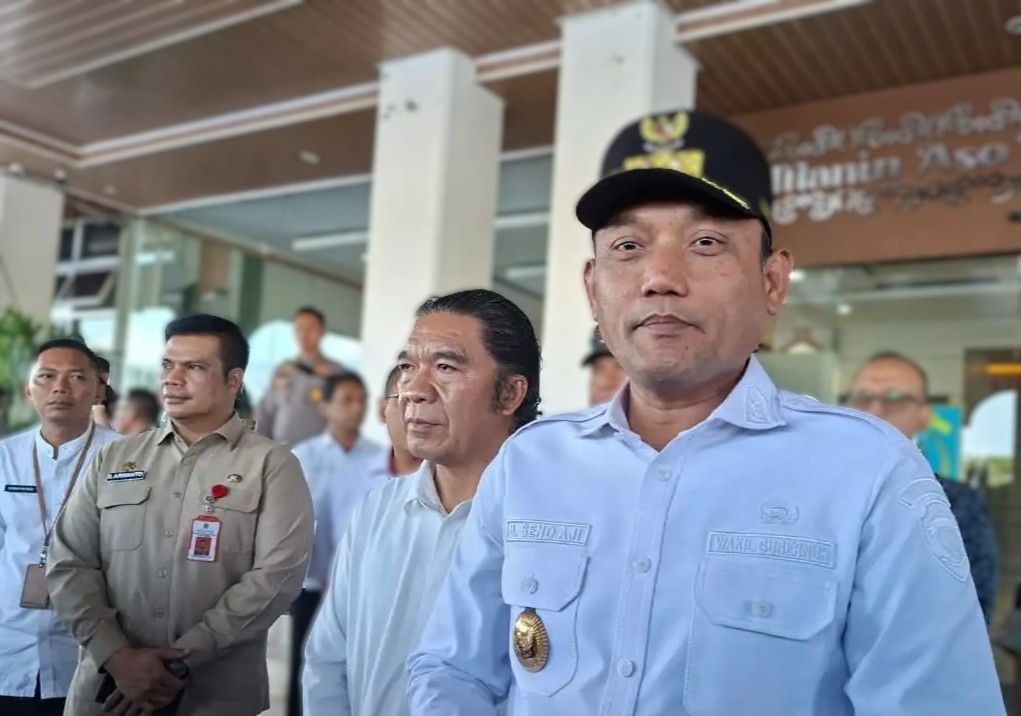 Wakil Gubernur Kaltim Seno Aji menilai perusahaan tambang seharusnya membangun jalan hauling sendiri.