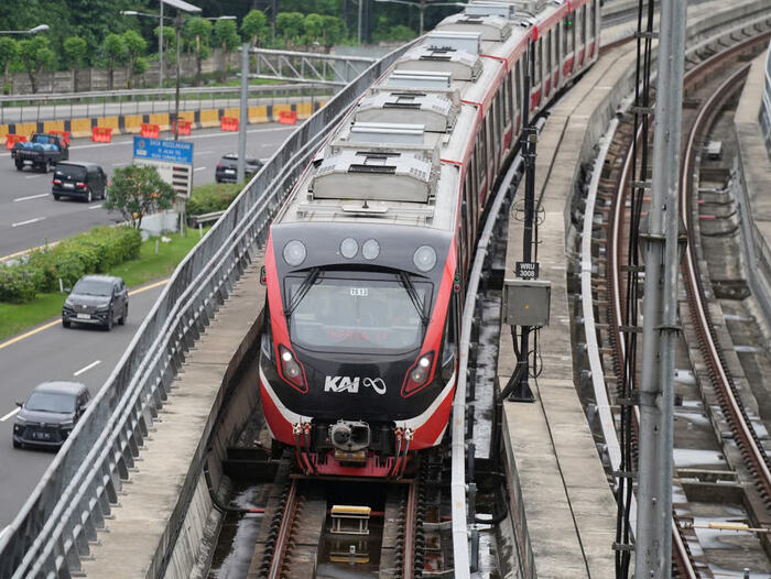 LRT Jabodebek Uji Coba Rangkaian TS 20