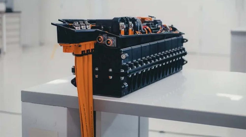 Foto baterai VarEVolt milik RML Group.jpg