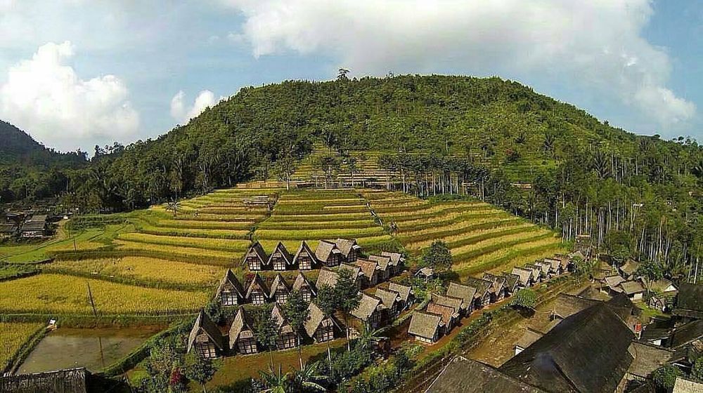 Kasepuhan Gelar Alam