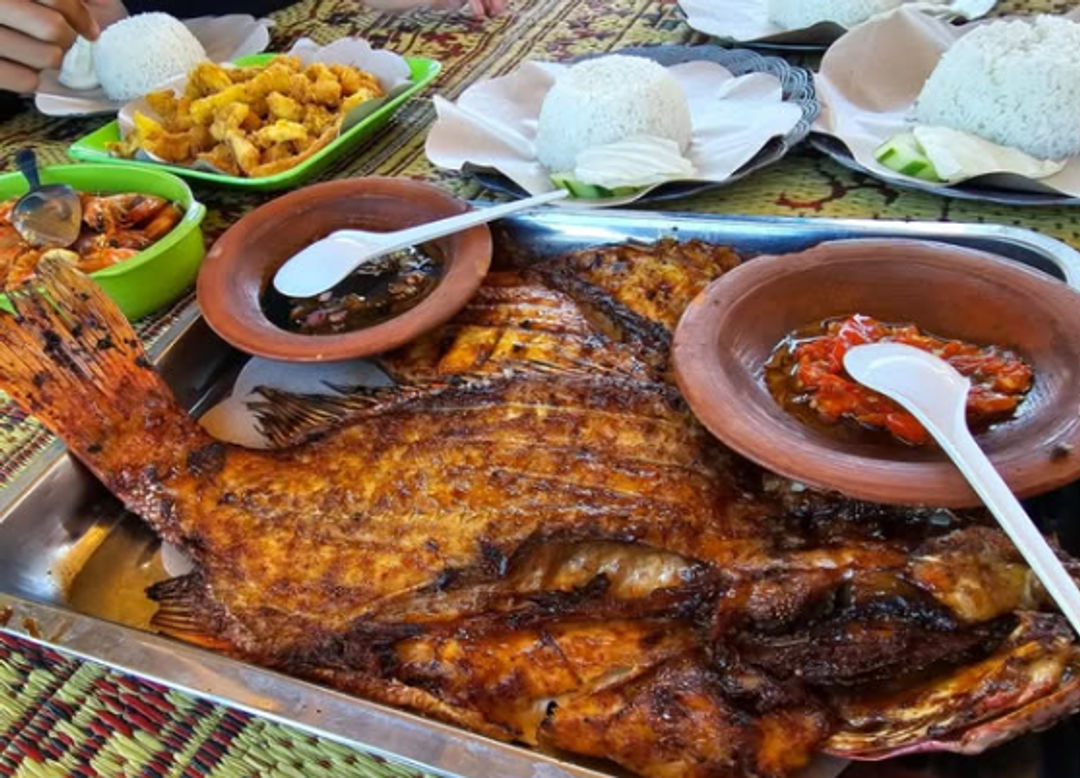 Seafood di Warung Makan Bu Prapti Pantau Watukarung Restoran.