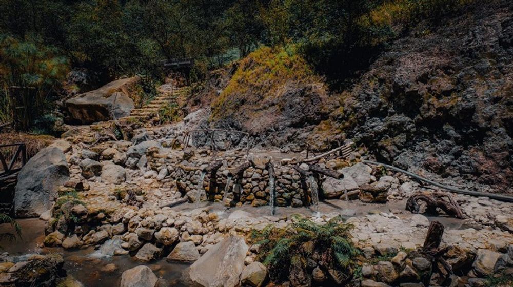 Kawah Rengganis Ciwidey.