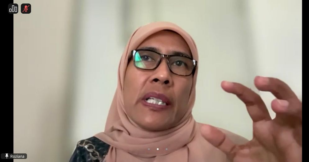 Assoc. Prof. Dr. Roziana Shaari dari Universiti Teknologi Malaysia (UTM) menjelaskan pentingnya integritas dalam riset ilmiah, seraya mengajak mahasiswa pascasarjana STIEM Bongaya untuk melangkah lebih jauh ke ranah publikasi internasional.