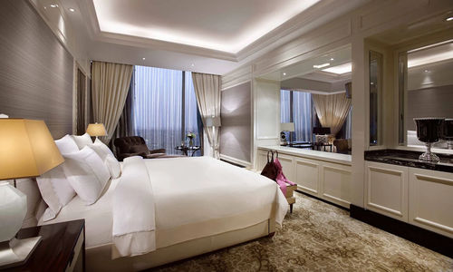 Presidential Suite - 1.jpg