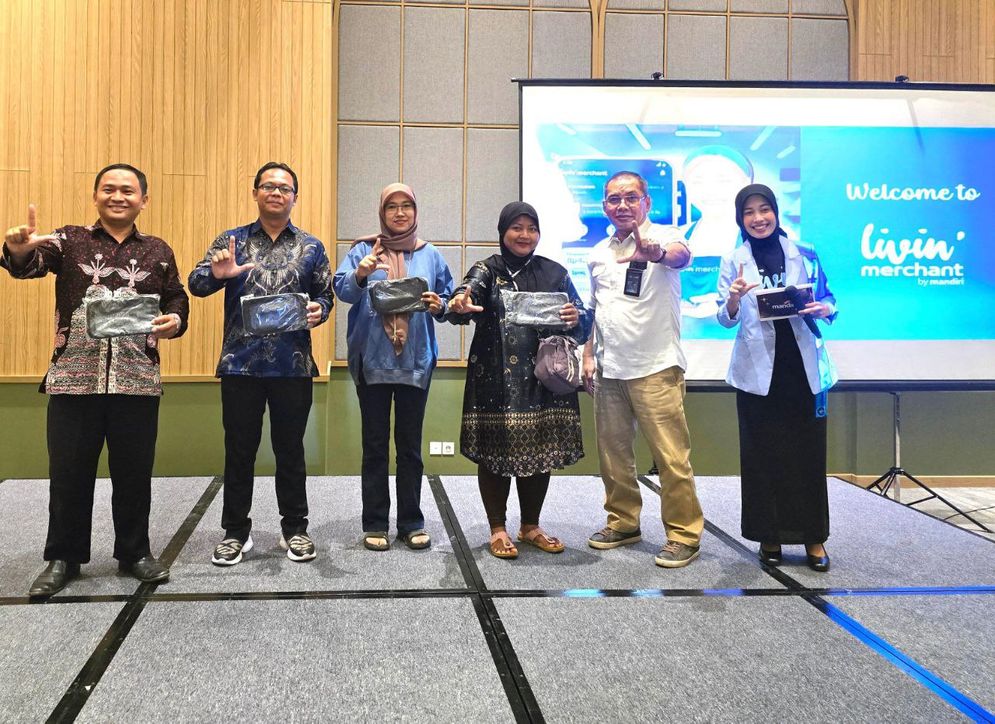 Bank Mandiri Dorong Purna PMI Jadi Pengusaha Tangguh Lewat Program Bapak Asuh di Indramayu
