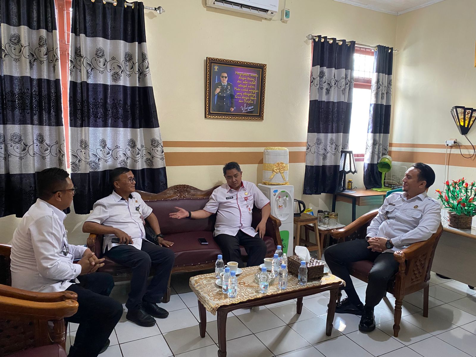 Kerutan Ady Kusuma Wardana meerima kunjungan kerja Dinas Pertanian Kota Manado. (Foto:Istimewa)