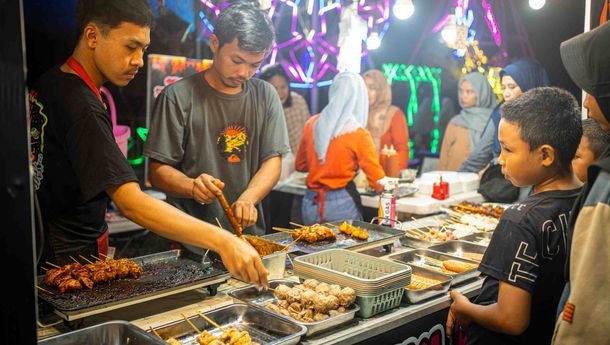 Pasar Malam Bungoro, Surga Kuliner Lokal dan Nasional yang Semakin Ramai Dikunjungi Warga
