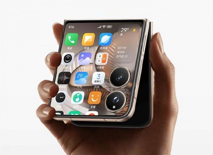 Xiaomi MIX Flip 2.