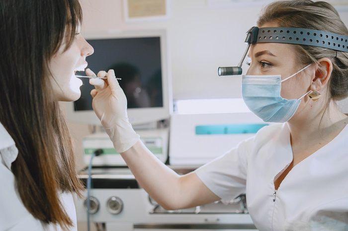 Ilustrasi orang sedang melakukan Medical Check Up.