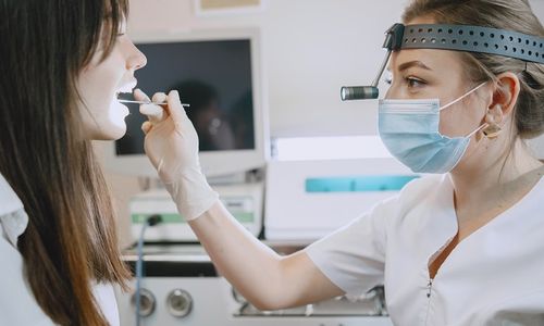 Ilustrasi orang sedang melakukan Medical Check Up.