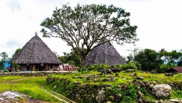 SOROTAN: Pariwisata Manggarai, Masa Depannya Cerah  Jika  Dikelola Secara Cermat dan Berorientasi Jangka Panjang