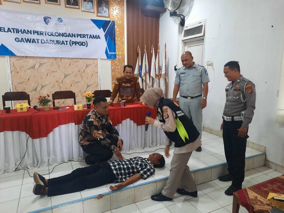 Jasa Raharja Gelar Pelatihan Pertolongan Pertama Gawat Darurat di Pesawaran