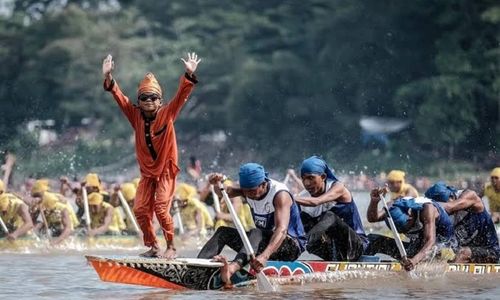 Pacu Jalur yang lagi viral.