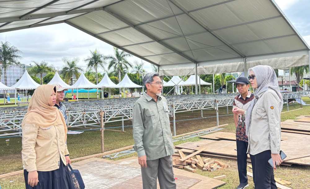 Lembaga Pengembangan Tilawatil Qur'an (LPTQ) Kaltim meninjau arena Musabaqah Tilawatil Qur'an (MTQ) yang akan digelar pada 10–18 Juli 2025 di Sangatta, Kutai Timur. (Diskominfo Kaltim)