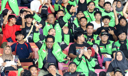 Gojek Dukung Piala Presiden - Panji 1.jpg