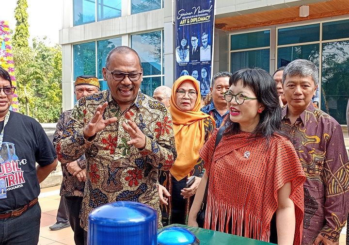 Wamen Stella Ingatkan Perguruan Tinggi Tentang Keunggulan Seni dan Budaya 