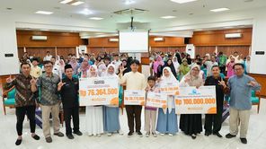 100 Siswa dan 40 Guru Peroleh Manfaat dari Lazismu UMY